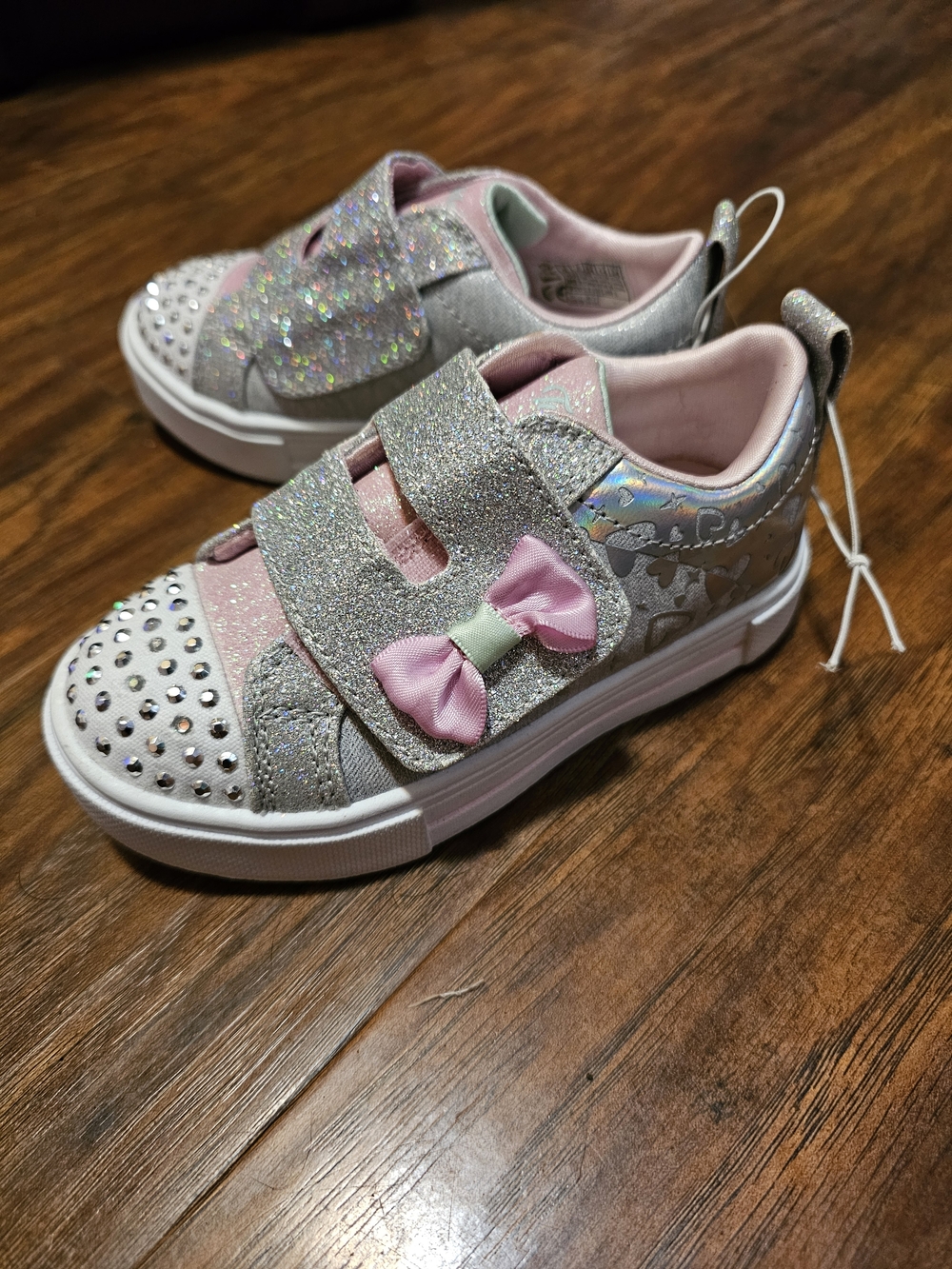 Twinkle Toes Light Up Glitter Bow Accent Sneakers - Pink & Silver